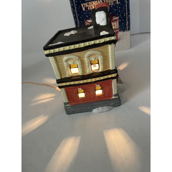 Vintage Victorian Village Collectibles BANK Hand Painted Porcelain Light Retired - Picture 9 of 12